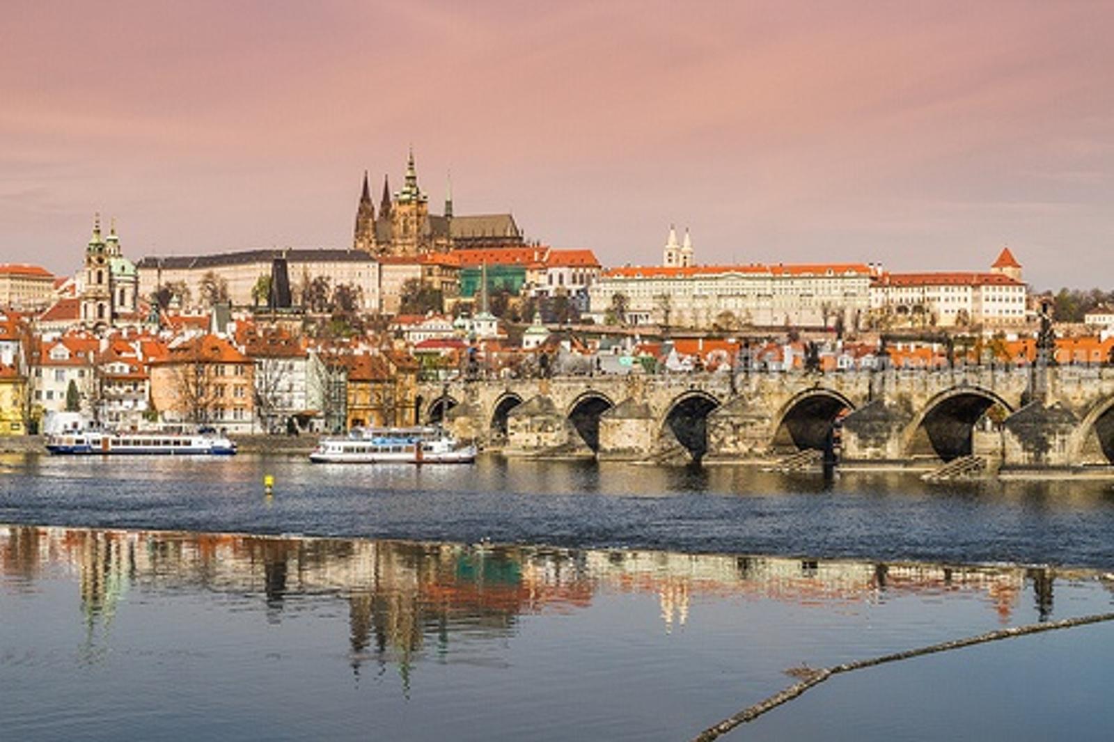 Prague Castle & Charles Bridge tour