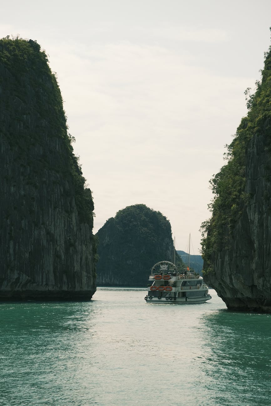 Halong Bay cruise — Vietnam