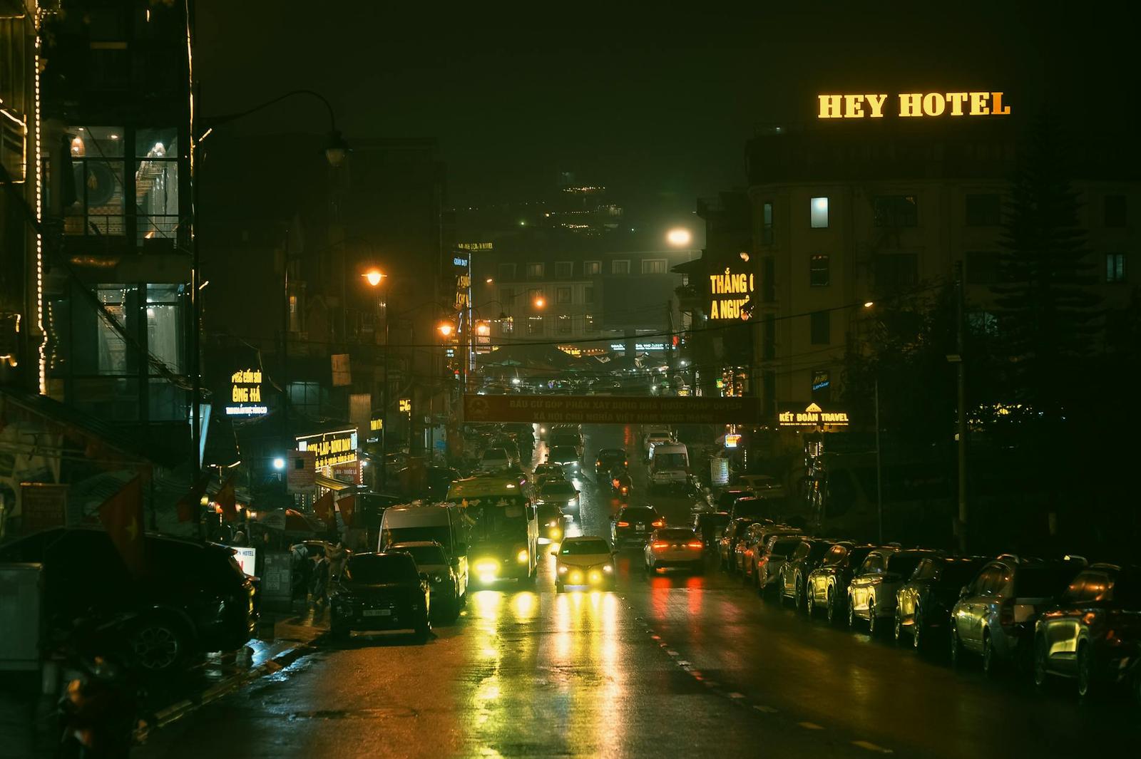 SAPA BY PRIVATE CAR architecture at night