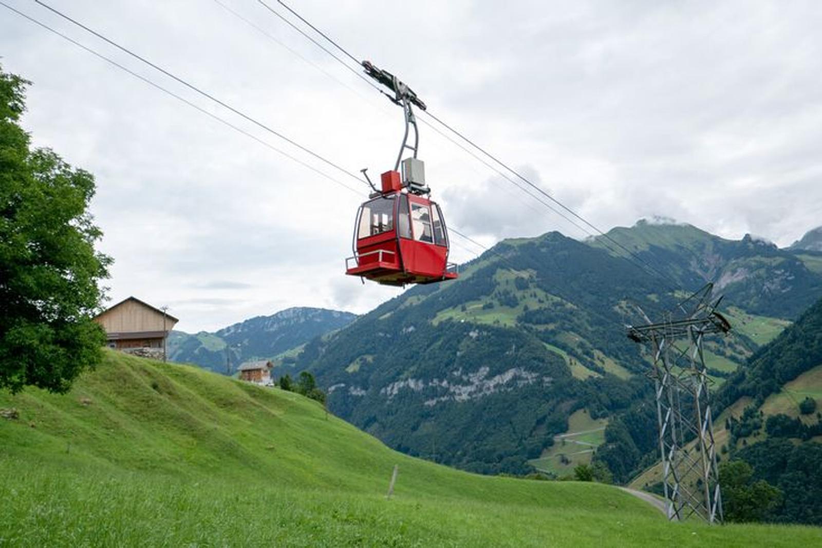 Alpine cable-car challenge