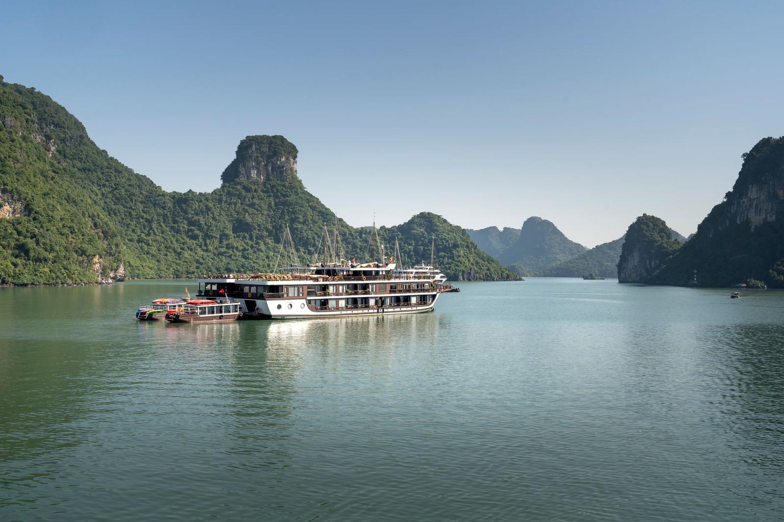 Hanoi Halong Bay Cruise — Vietnam