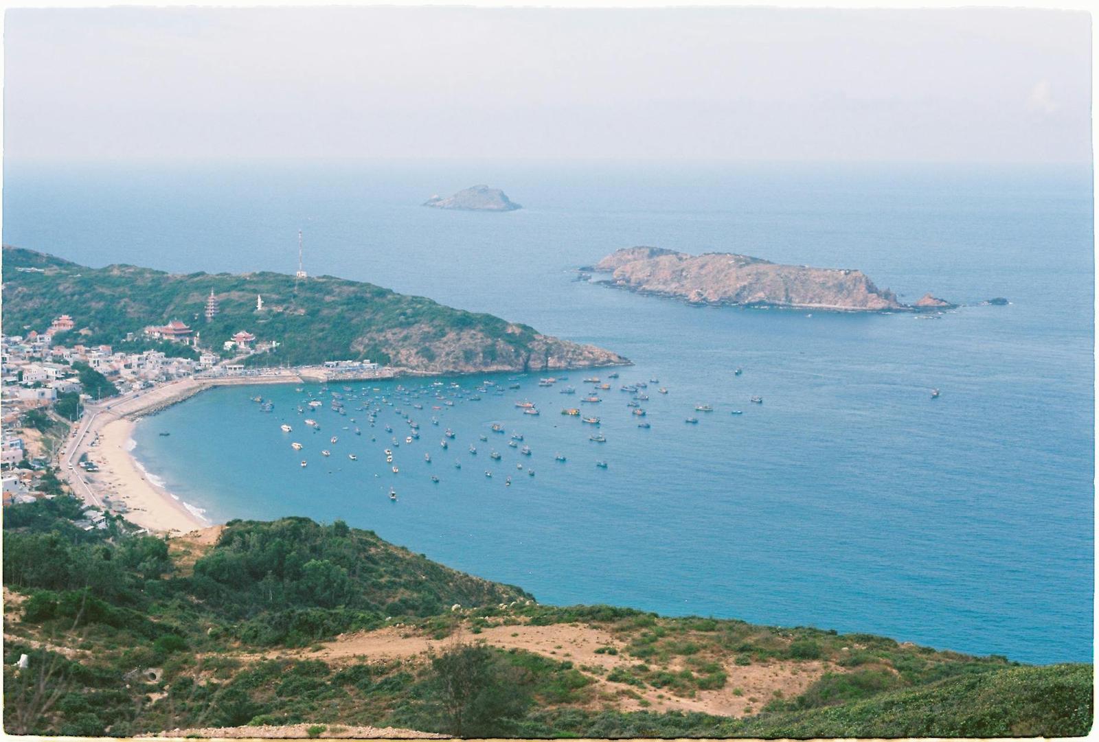 Dec Saturday Long Bay — Vietnam