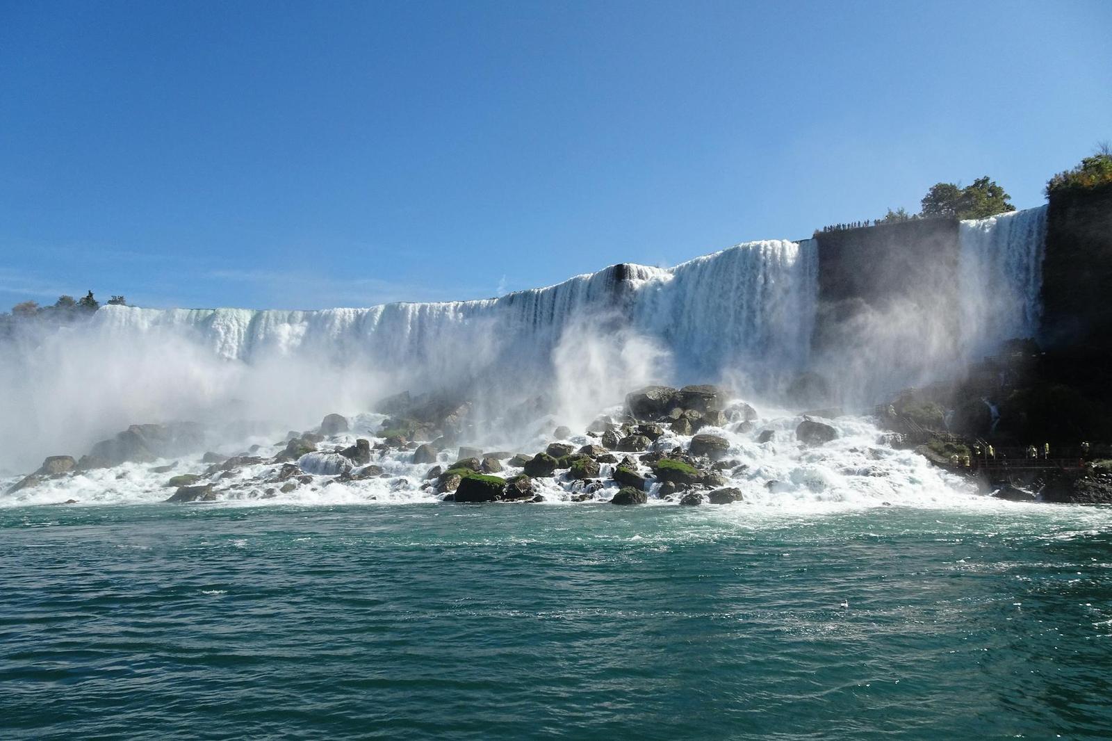 Under — Niagara Falls, Canada