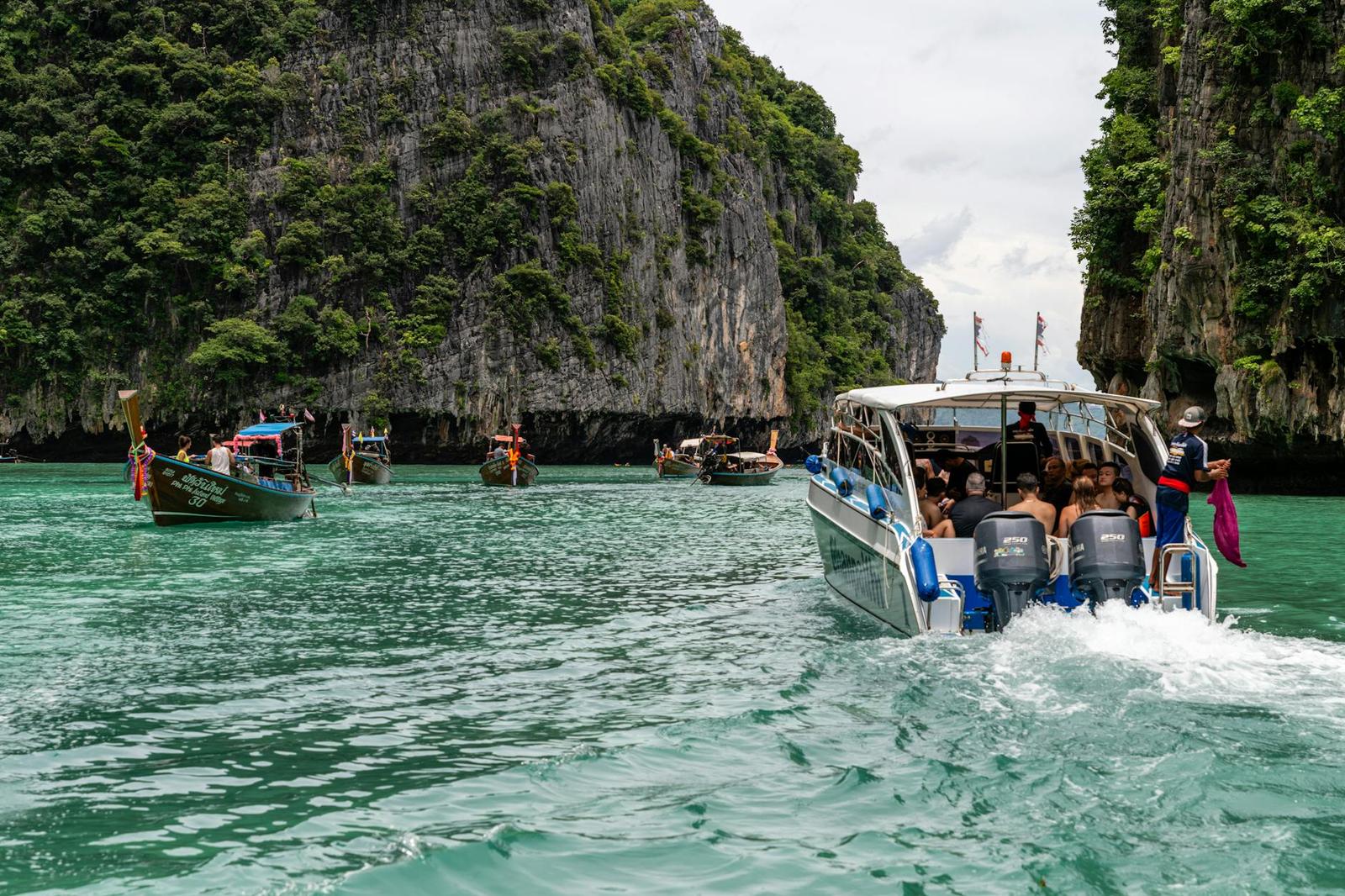 4 Island Tour With Local Lunch By Shared Speed Boat on day 3, Thailand