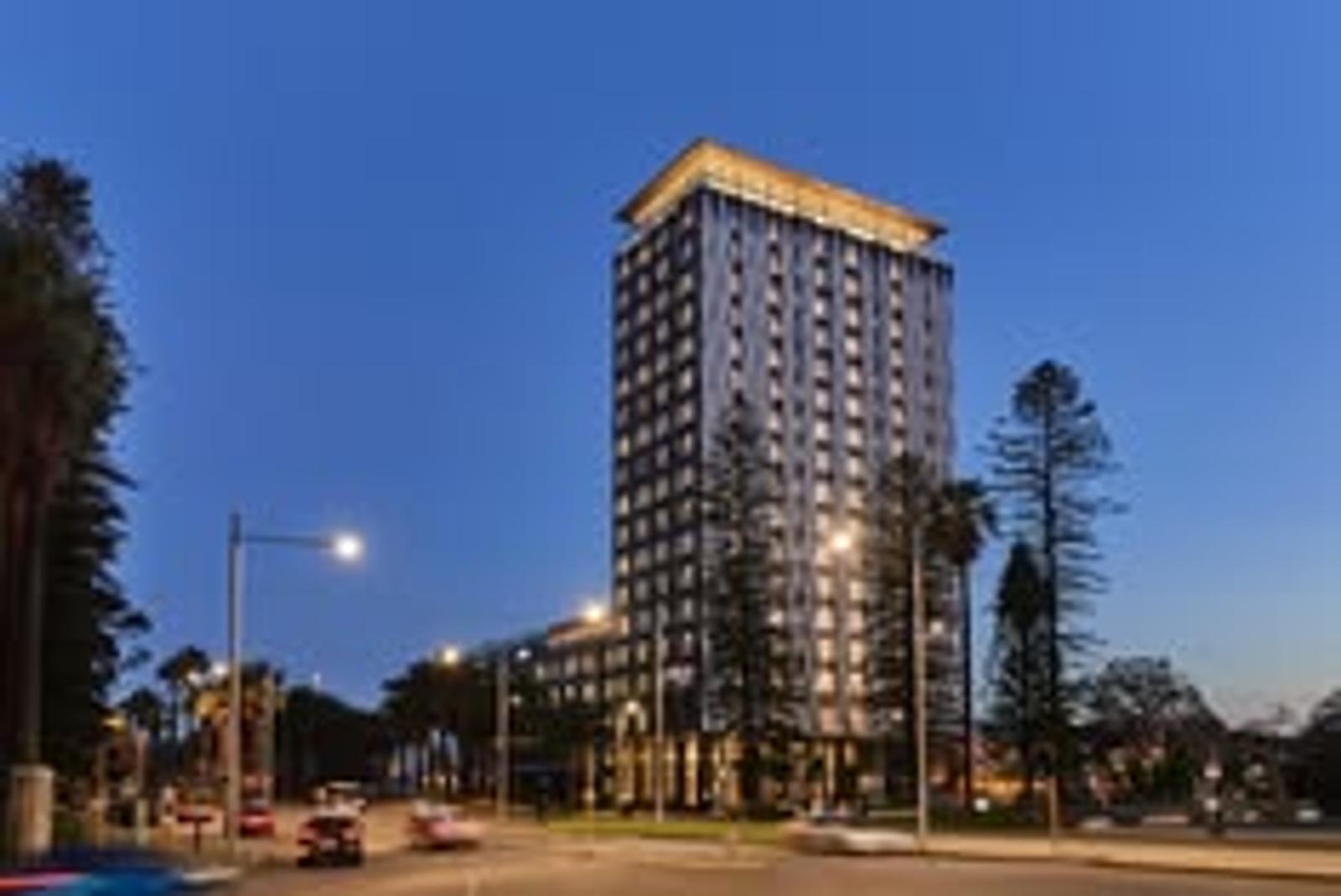 Melbourne – Airport– Transfer to Perth Hotel