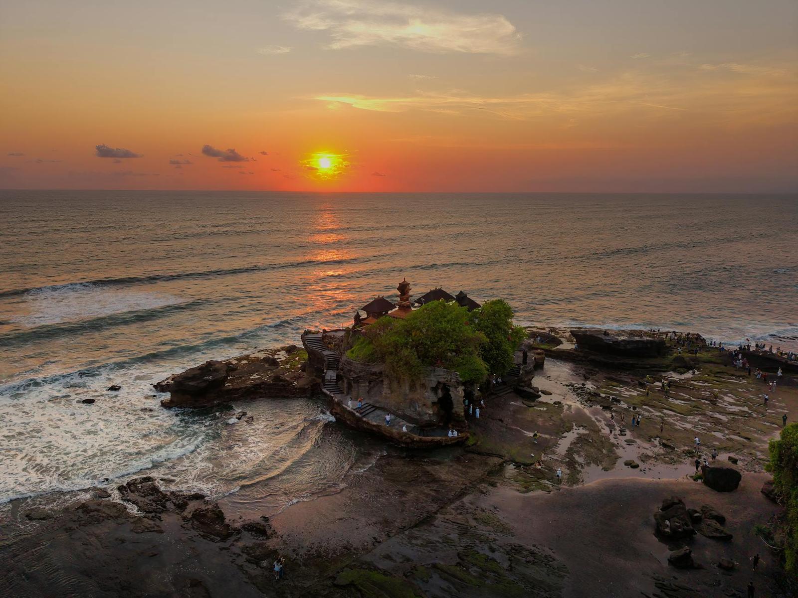 Tanah Lot Sunset Cruise, Malaysia + Indonesia