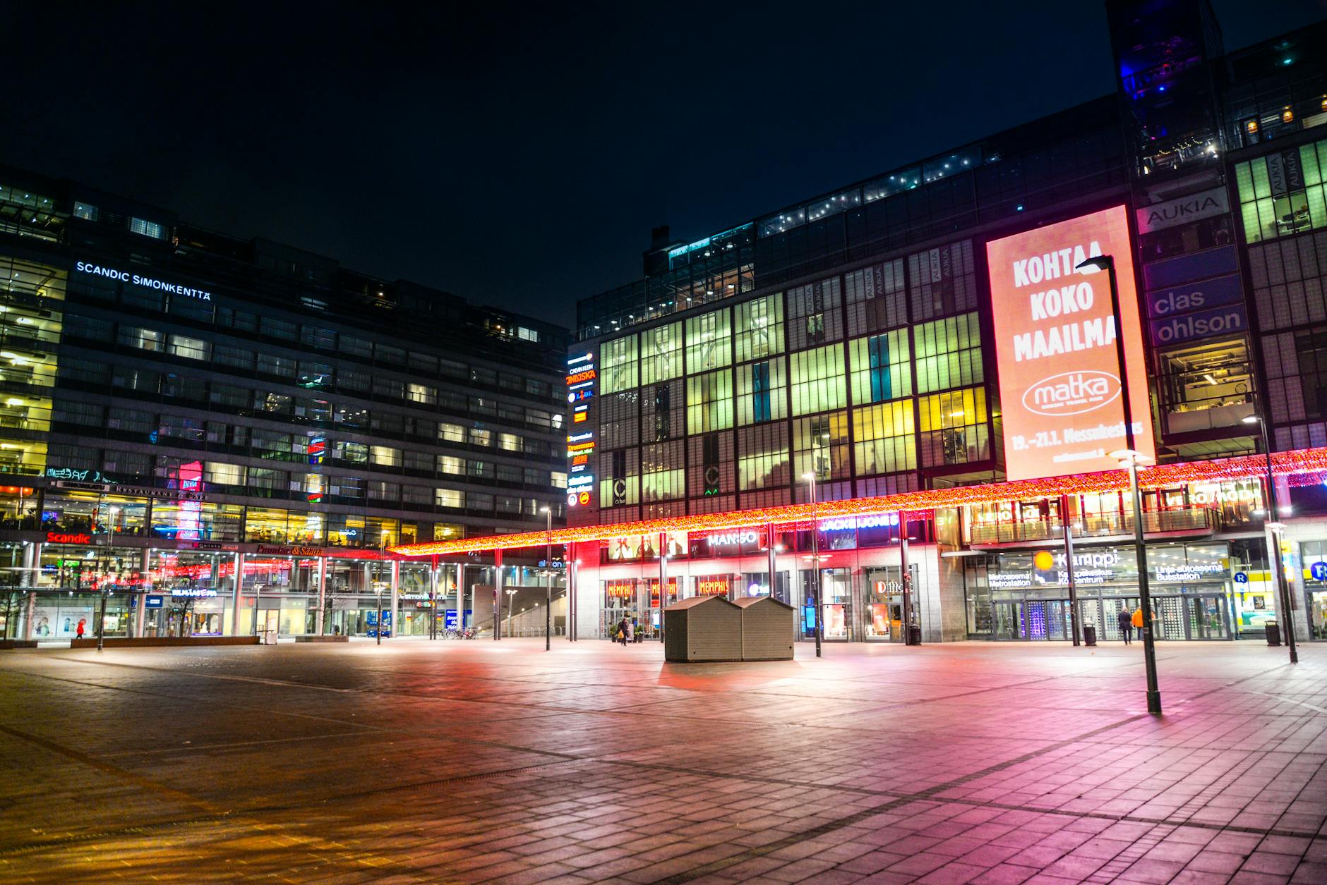Helsinki architecture at night
