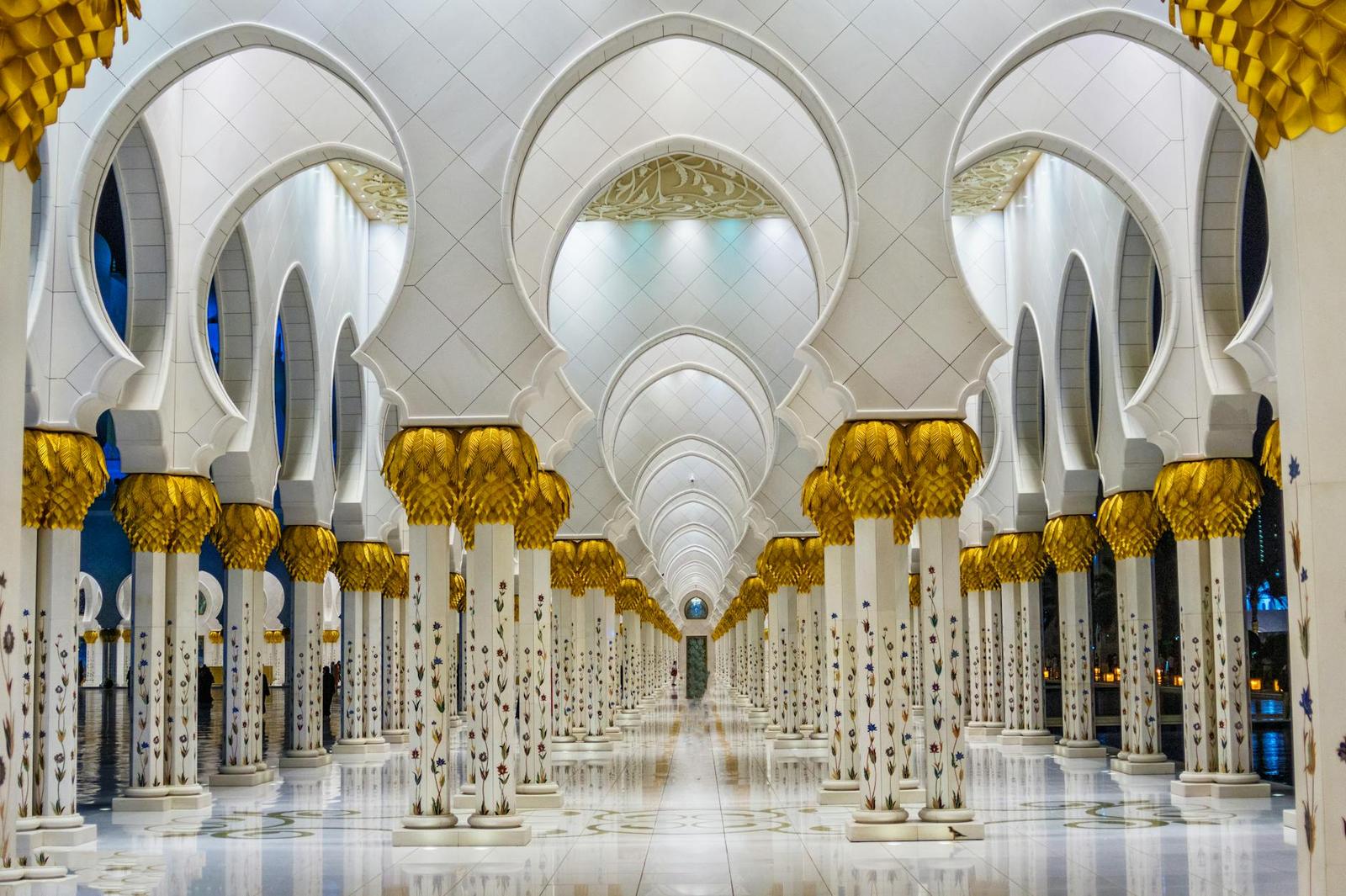 Interior arches of the Sheikh Zayed Grand Mosque, Abu Dhabi