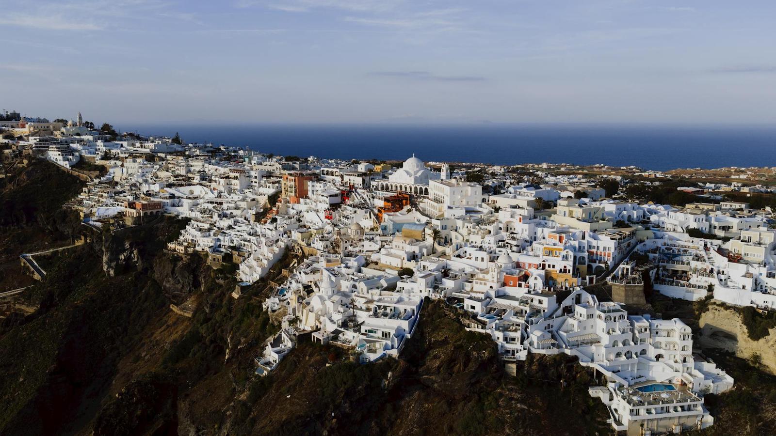 White town — Santorini, Czechia