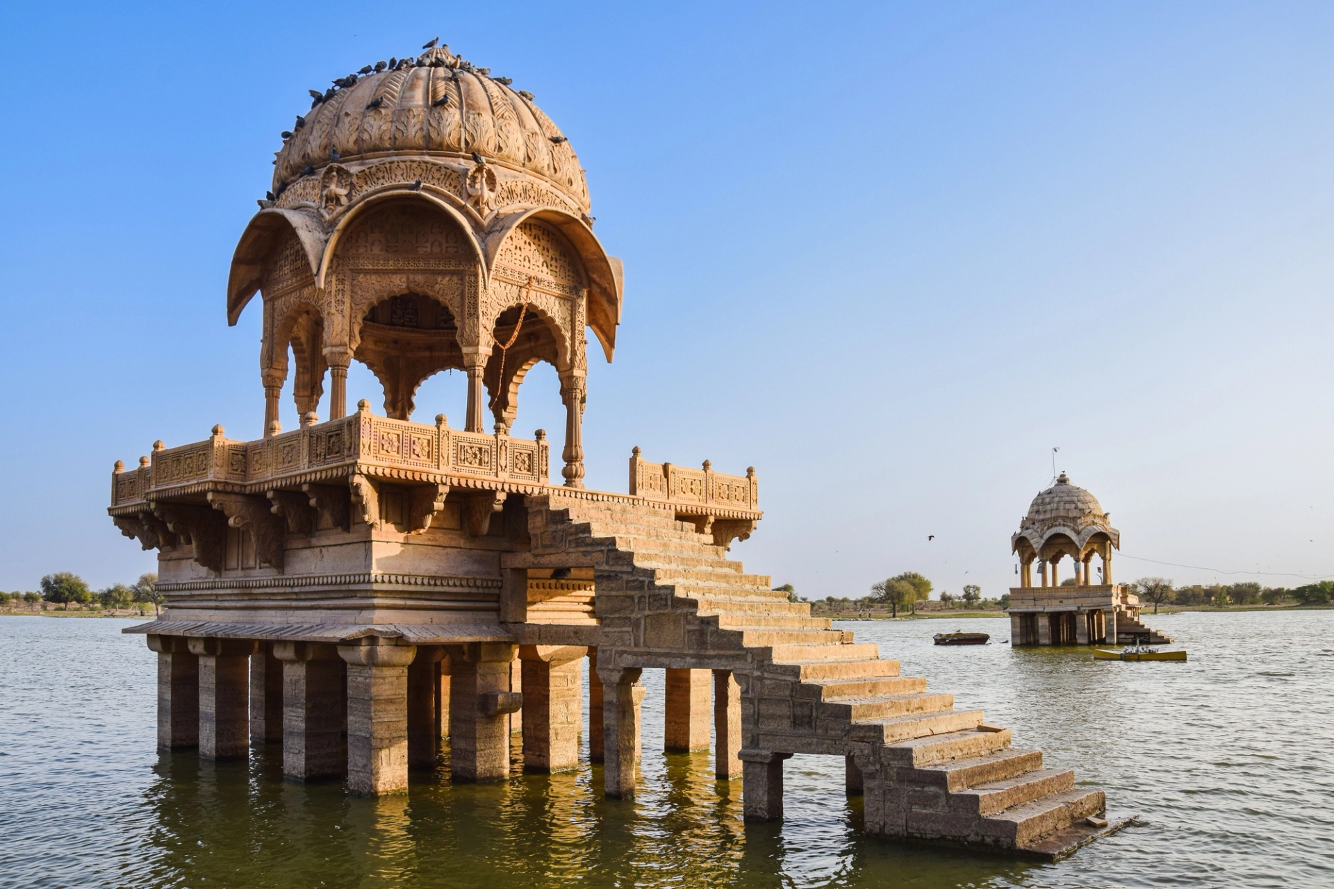Stunning view of historical pavilion on Gadisar Lake in Jaisalmer, Rajasthan