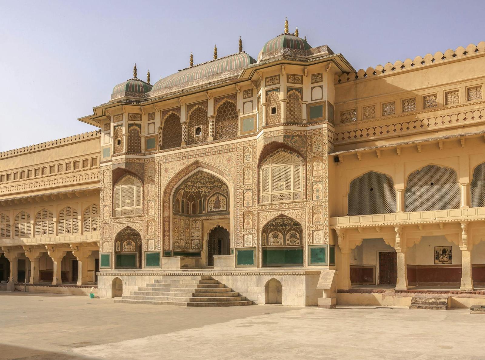Intricate facade of Amber Fort showcasing traditional Rajasthani architecture in Jaipur, India