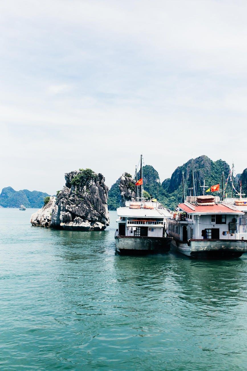 Halong cruise — Vietnam