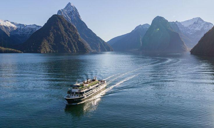 Milford Sound fiord cruise