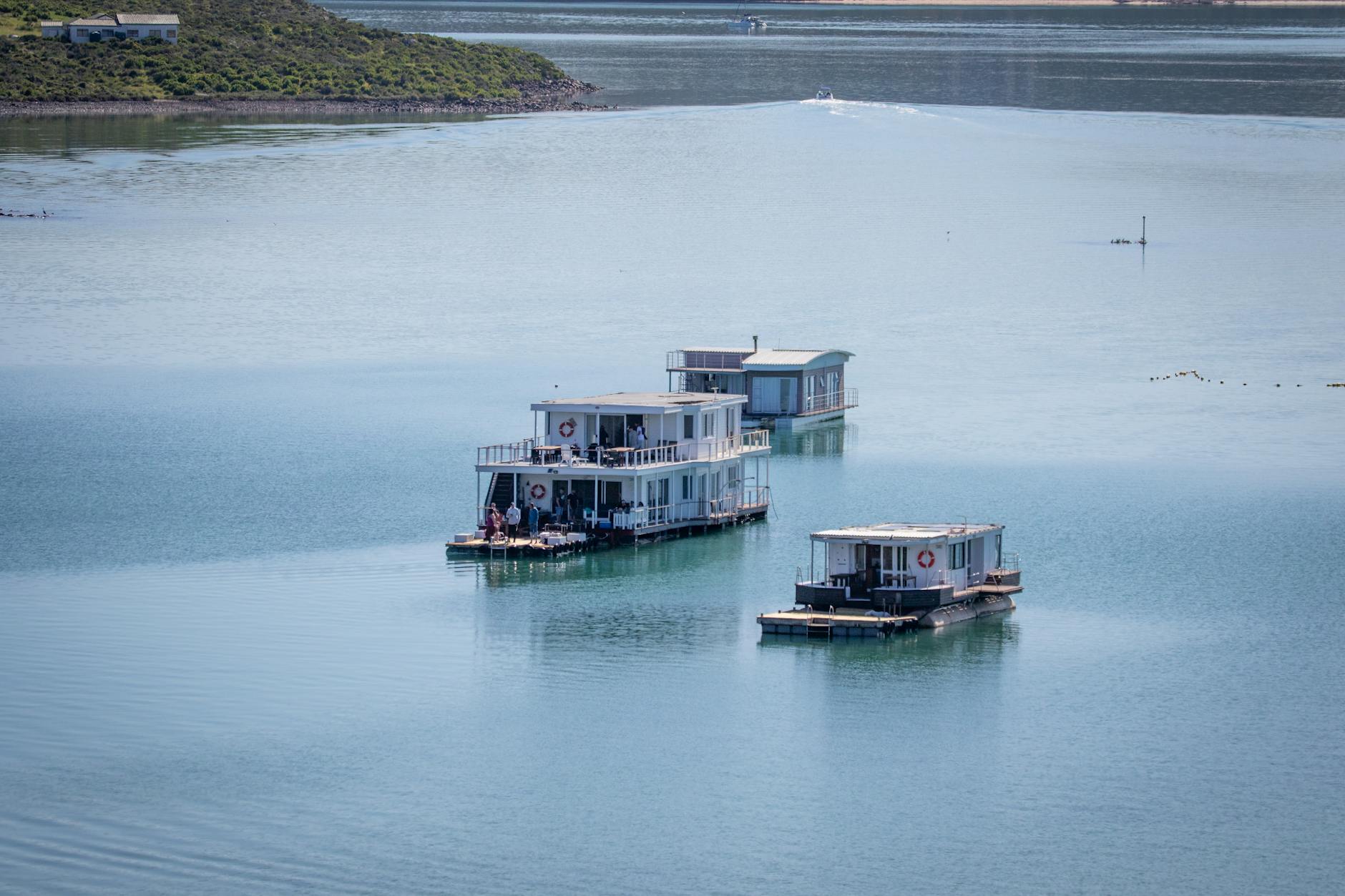 A hotel in Houseboats, India