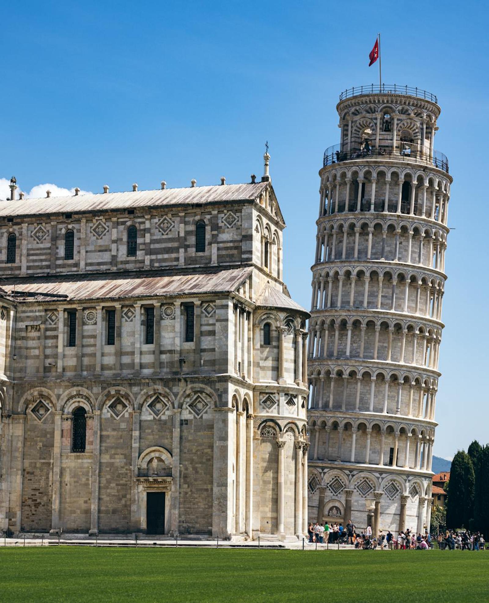 Halfday Pisa Leaning Tower — Italy