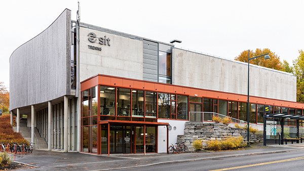 Gløshaugen idrettsbygg, fasade.