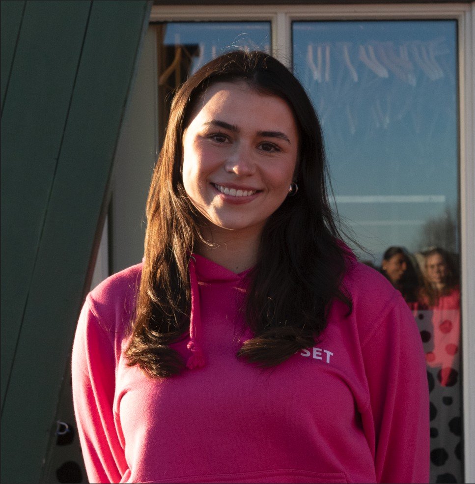 Selma Marie Akar, HUSET