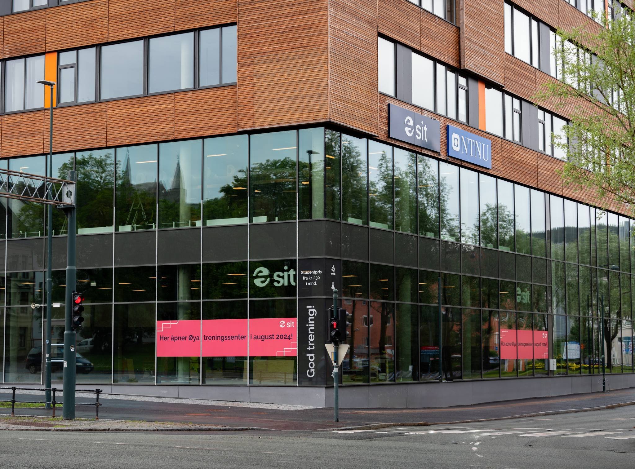 Fasaden til Sit Trening Øya mot Elgesetergate.