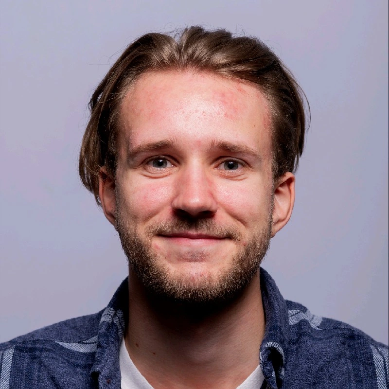 STIAN JOHNSEN, LOGIN