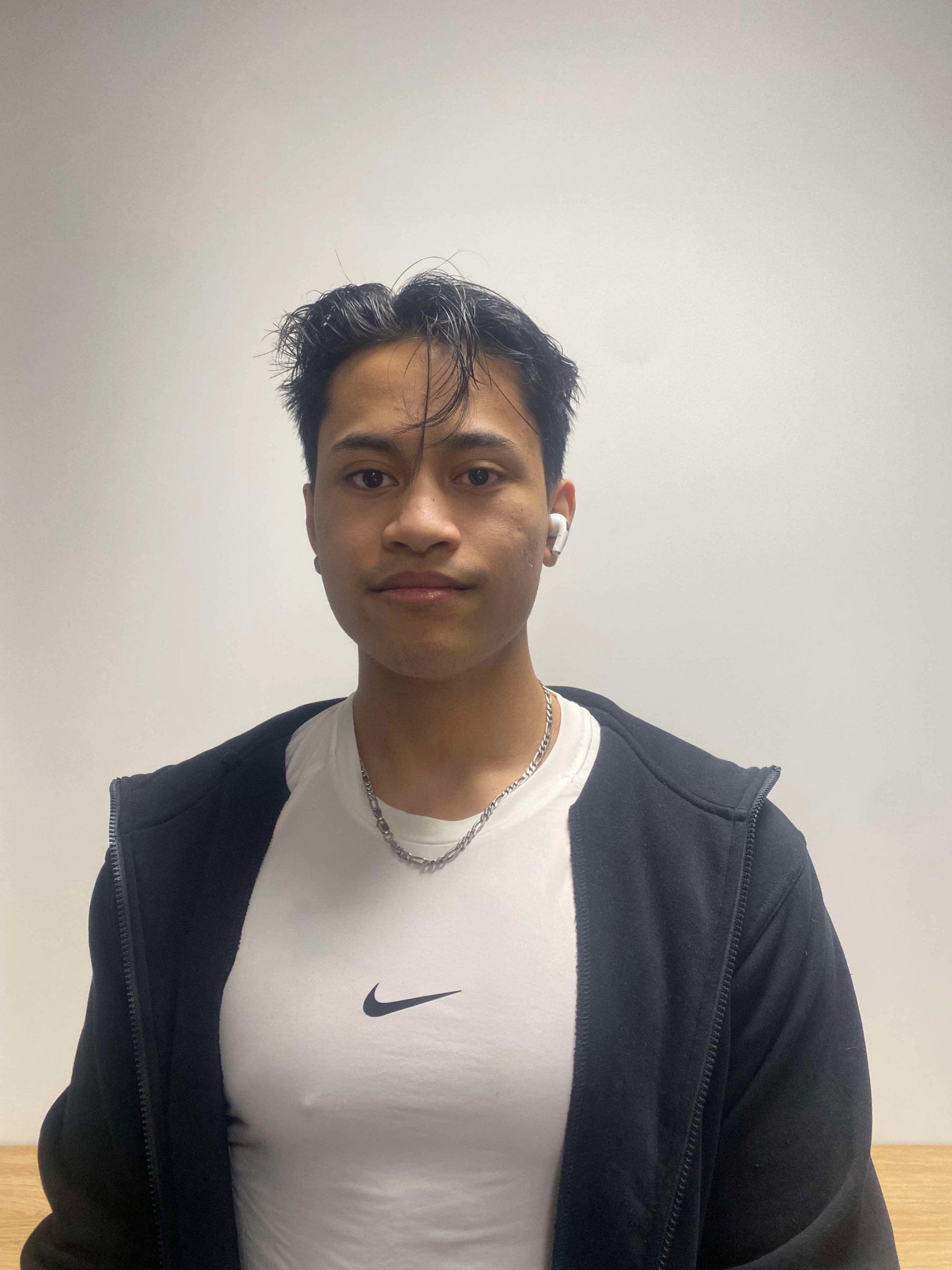 Aaris Ezra Male, RIK