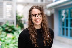 Portrett av Anette Sivertstøl, prosjektleder for Lykkepromille.