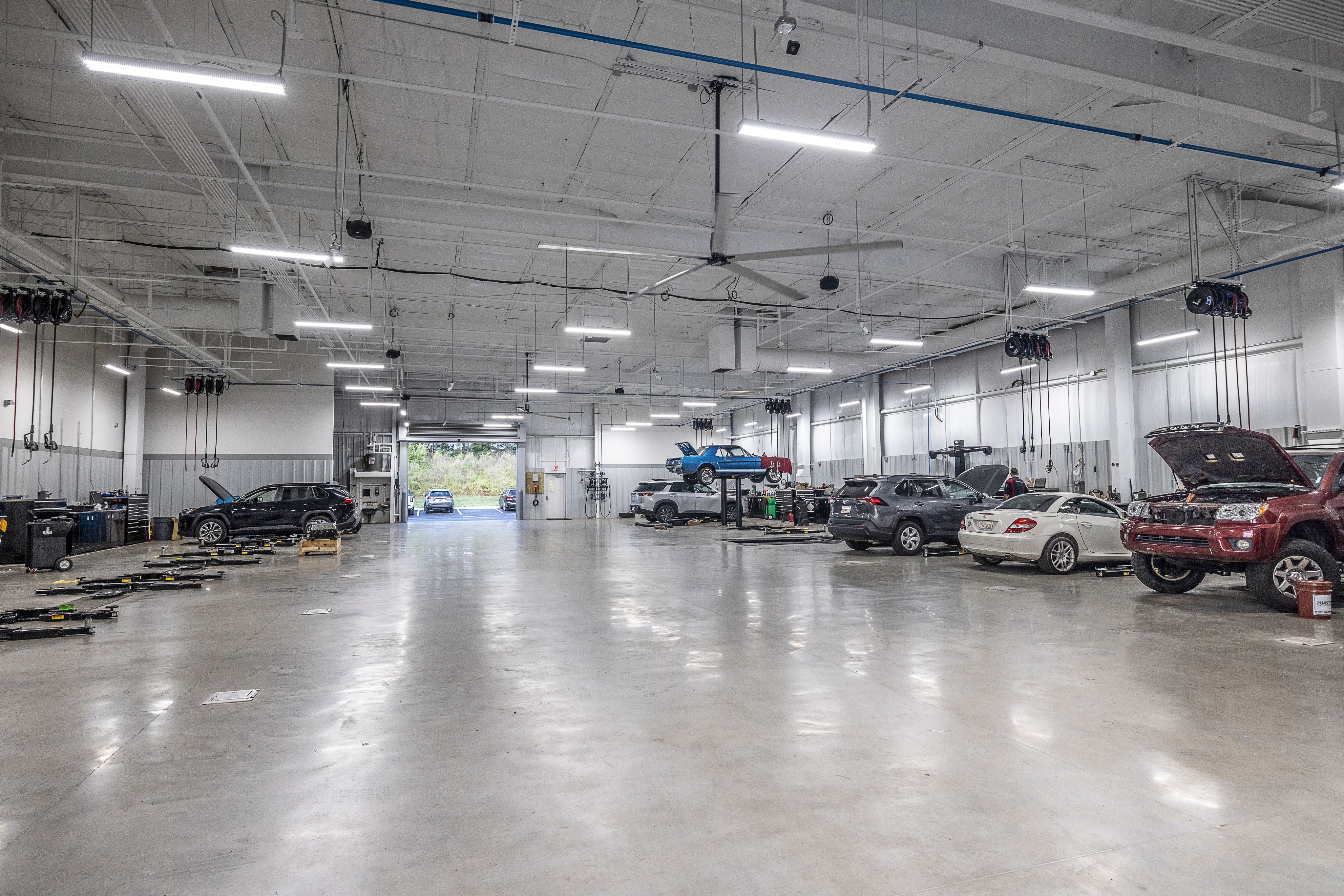 image of toyota dealership