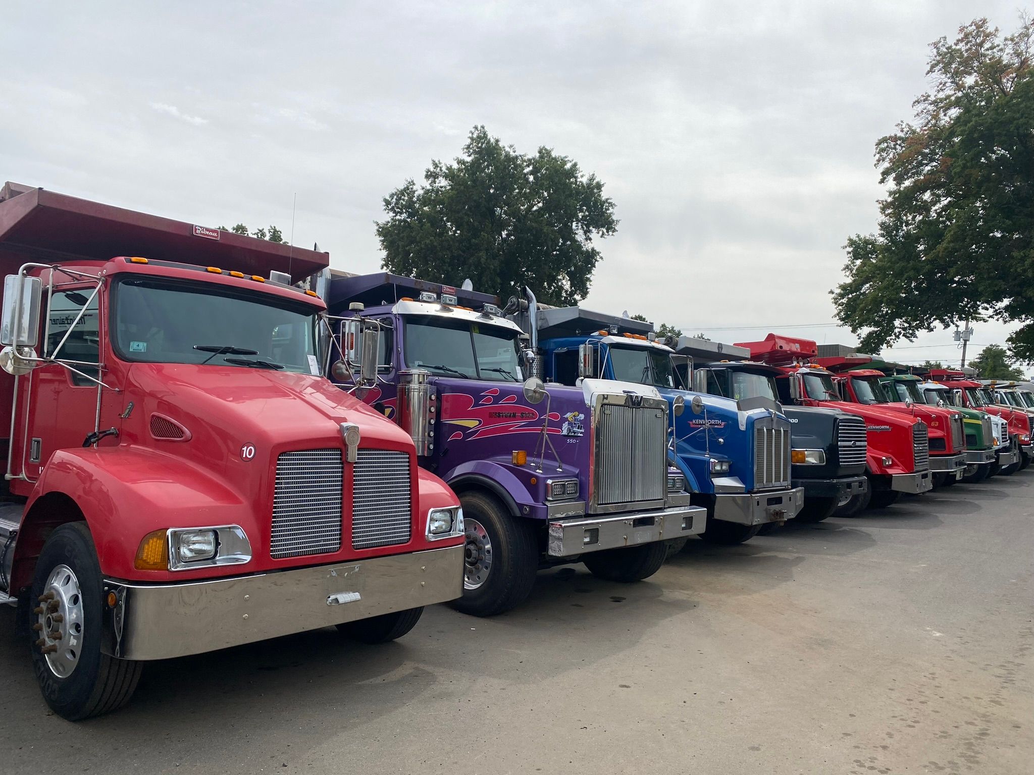 Trucking professional with newly financed Class 8 truck