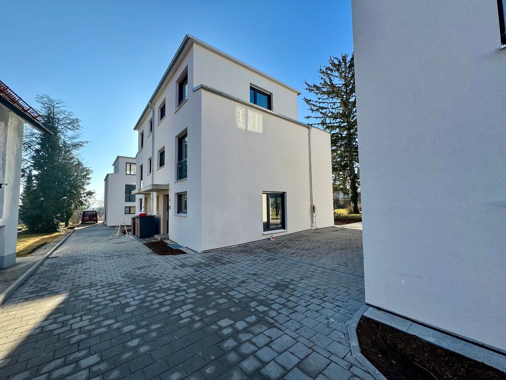 Fertiggestellte Doppelhaushälften Scharnhauser Straße 88