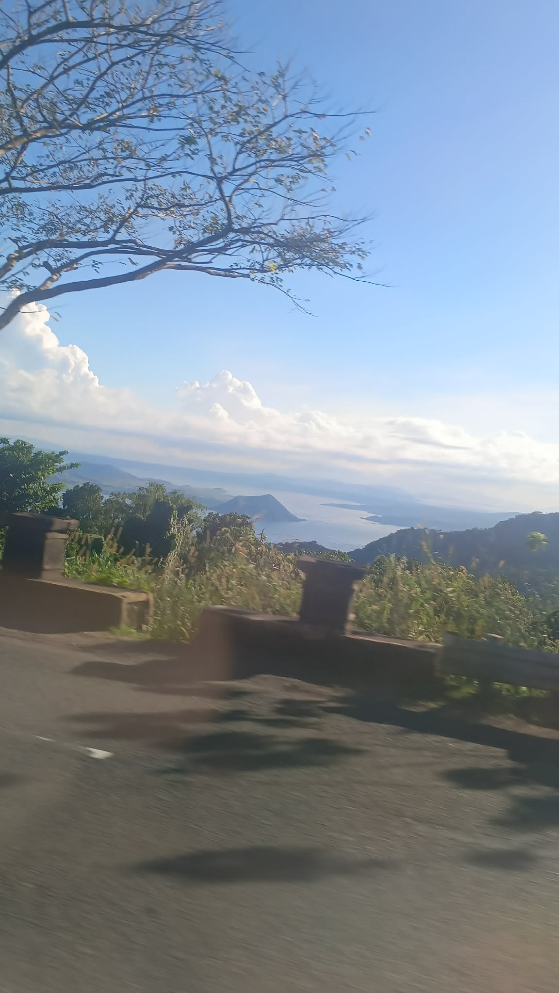 genrey-taal-lake