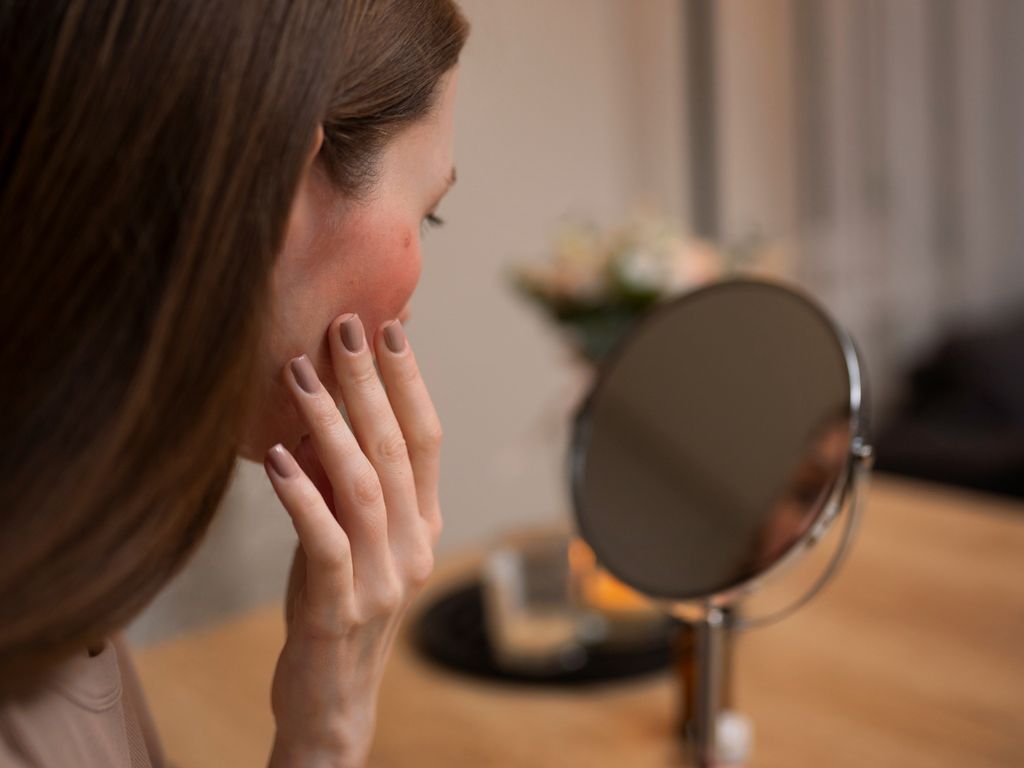 ชุติมา อัศนีรดากร Chutima Atsaniradakorn Edencolors