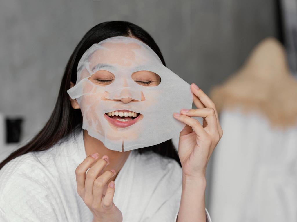 ชุติมา อัศนีรดากร Chutima Atsaniradakorn Edencolors