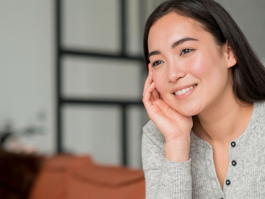 ชุติมา อัศนีรดากร Chutima Atsaniradakorn Edencolors