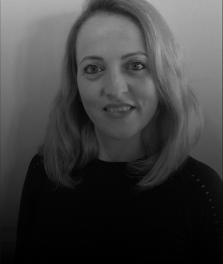Dr. Elena Makovac