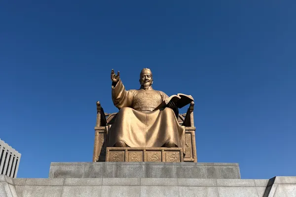 首尔光化门广场上的世宗大王铜像