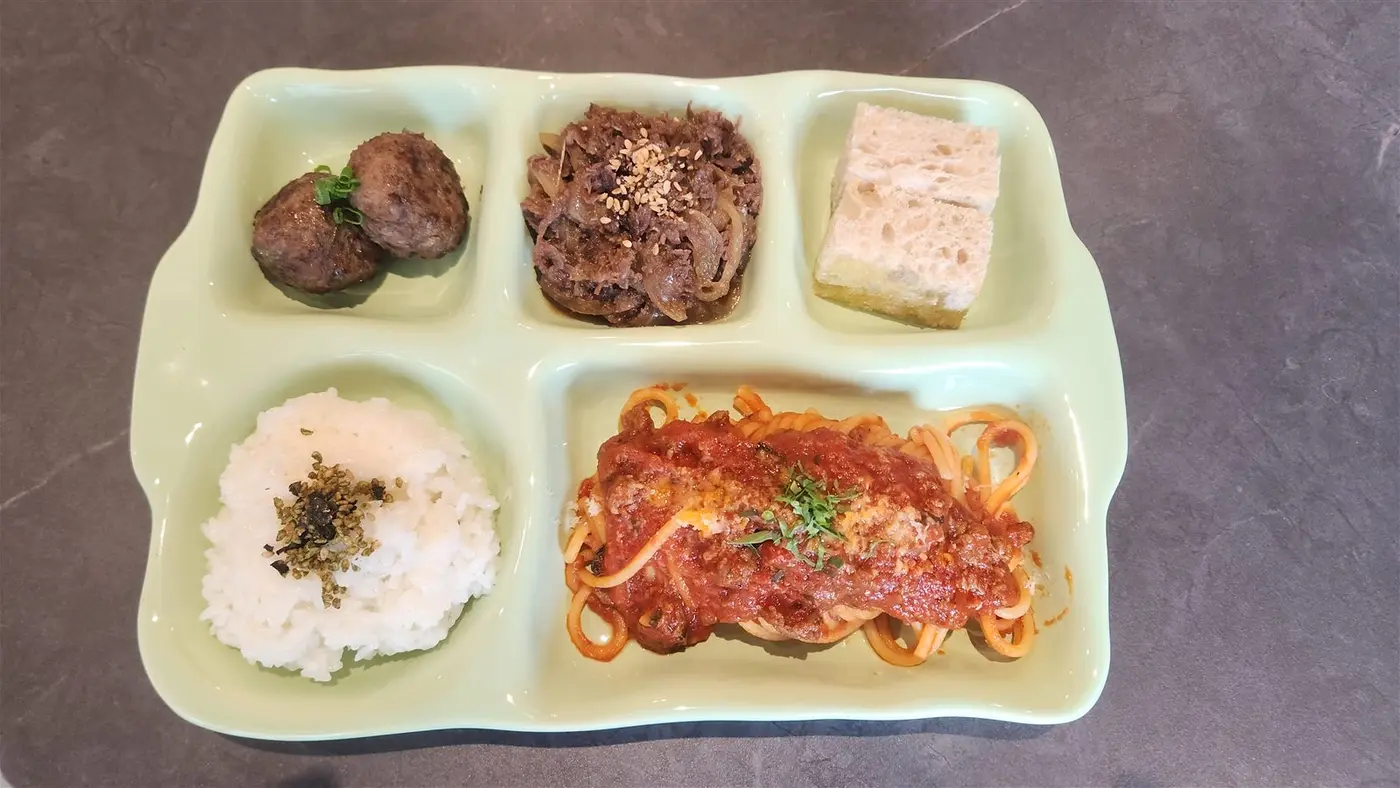 The Kids KUT Course at KUT SEOUL — six dishes on one plate for children aged 3 to 6