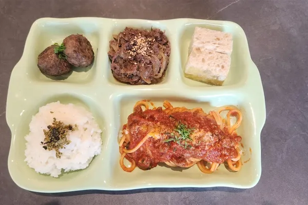 KUT SEOUL의 Kids KUT Course — 7세 이하 아이를 위한 한 접시 여섯 가지 요리