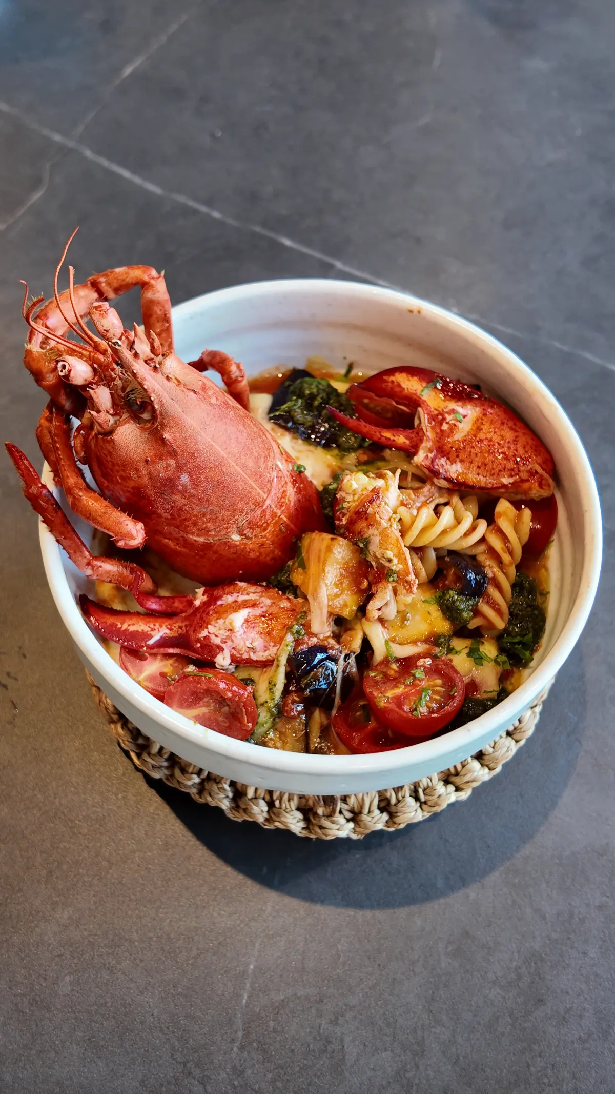在 KUT SEOUL 拍摄的龙虾料理