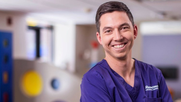 Doctor mentoring a nurse