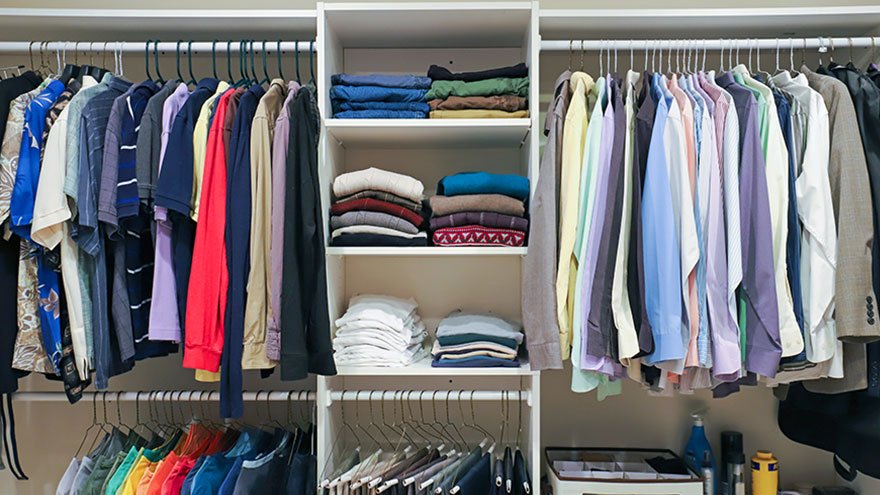 Clutter-free closet