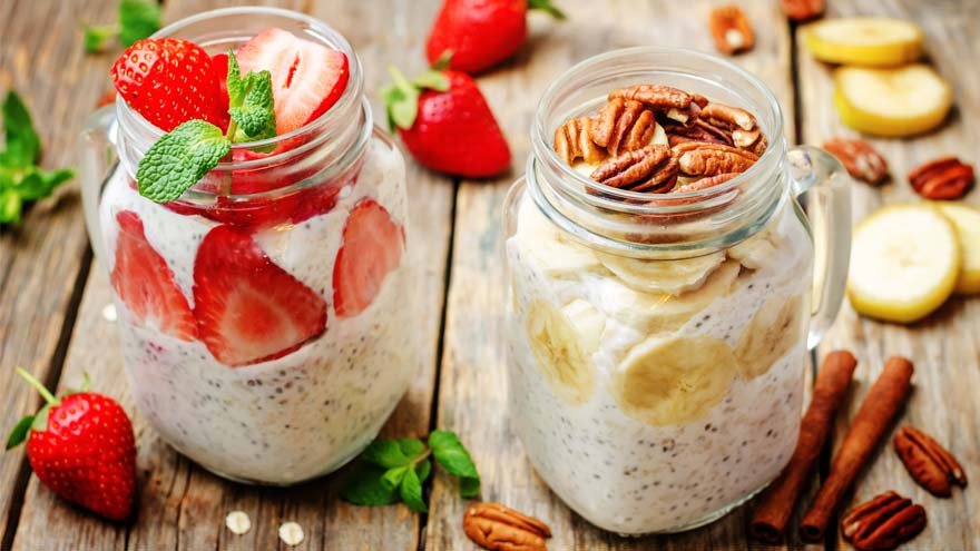 Smoothies in jars