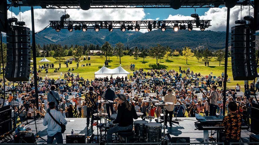 Beach Boys concert from backstage
