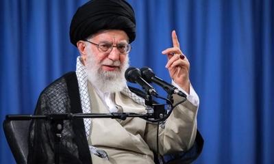 رهبر جمهوری اسلامی علی خامنه ای توسط مردم کشته شد