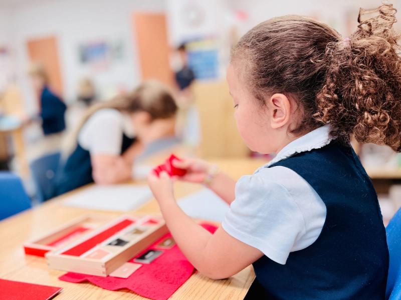 Your Complete Guide to Montessori Preschool and Kindergarten | Apple ...