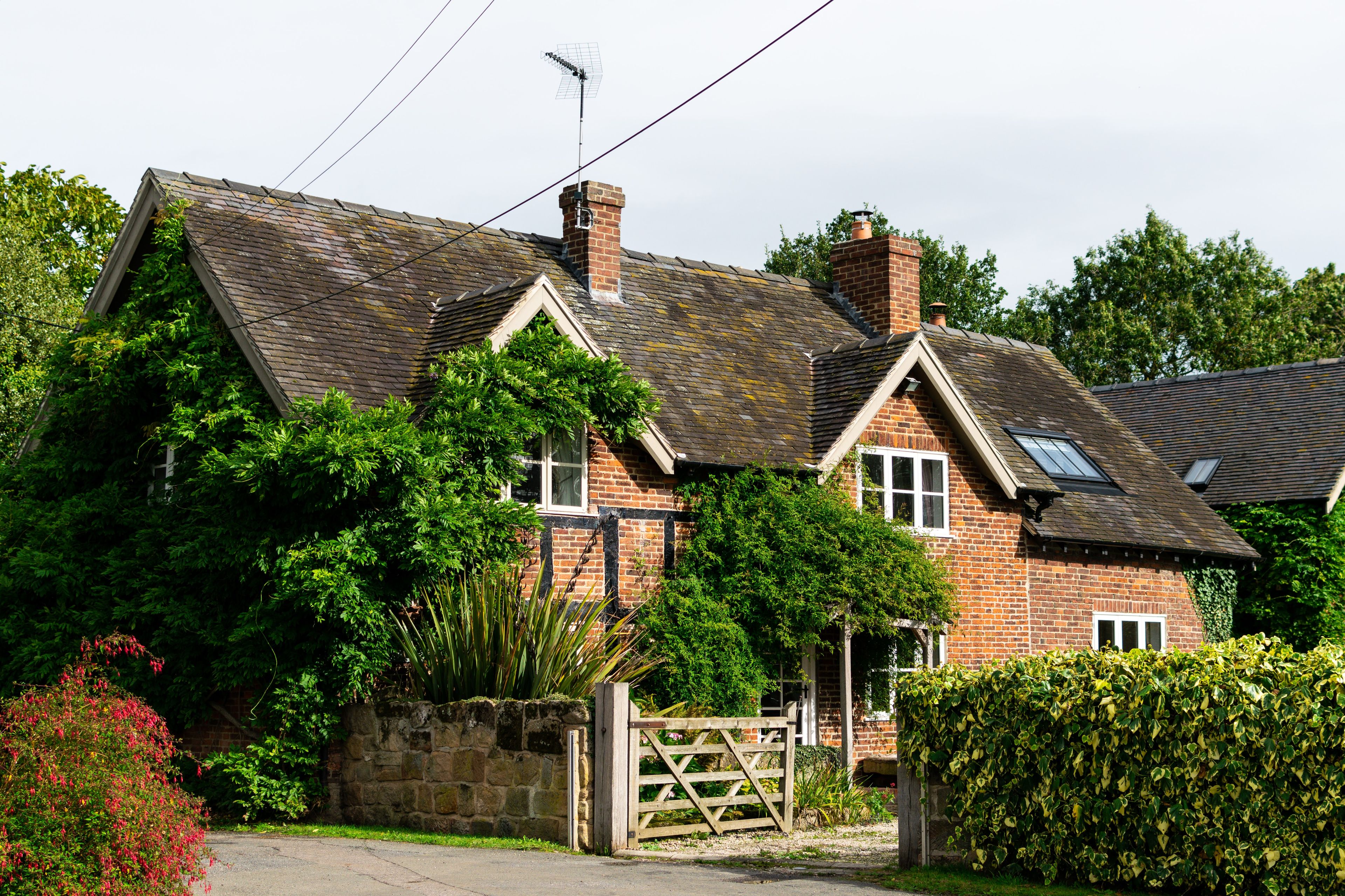 Top Questions to Ask at a House Viewing: Buyer’s Guide