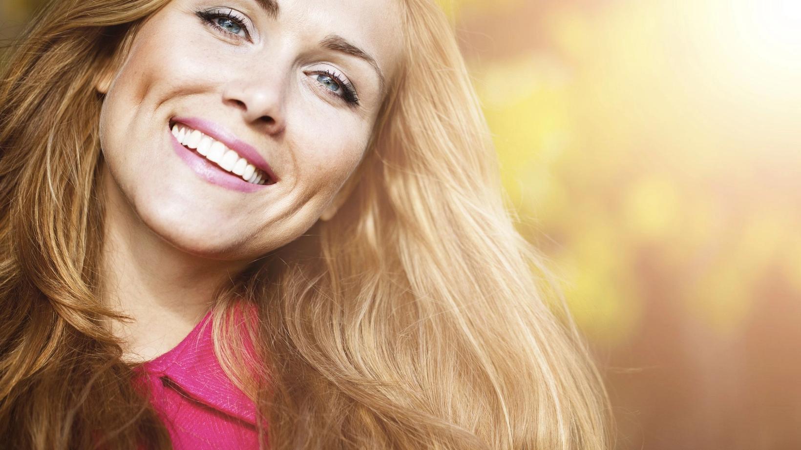 Porcelain Veneers vs. Invisalign: Which Treatment Is Right for You?
