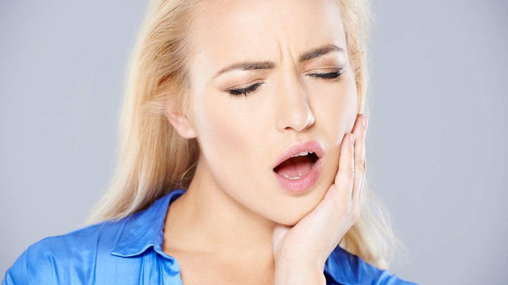 Understand the Causes of Tooth Sensitivity When Chewing