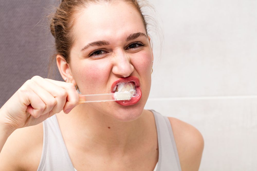 Finding the Best Toothpaste for Porcelain Veneers