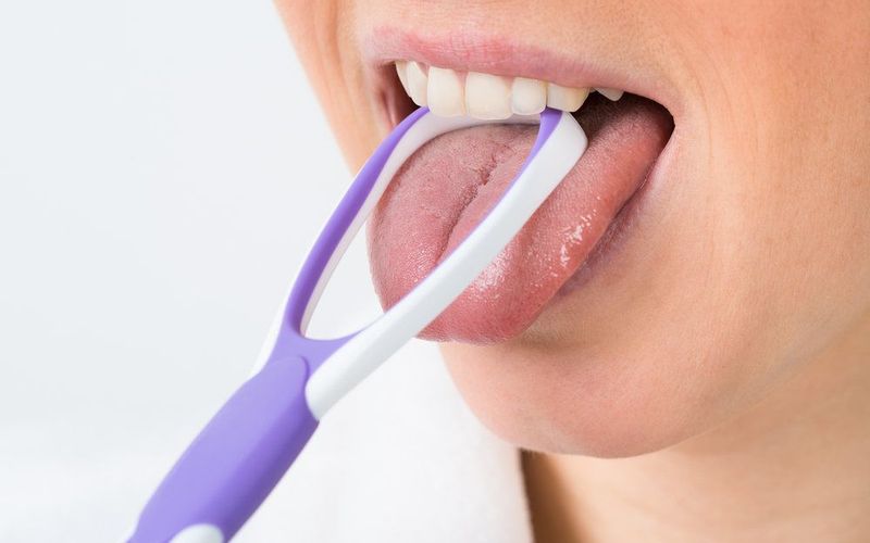 The Benefits of Tongue Scrapers