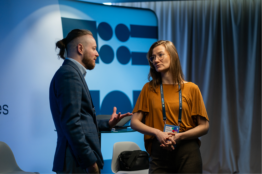 Rozmowa uczestników konferencji WiseBusiness