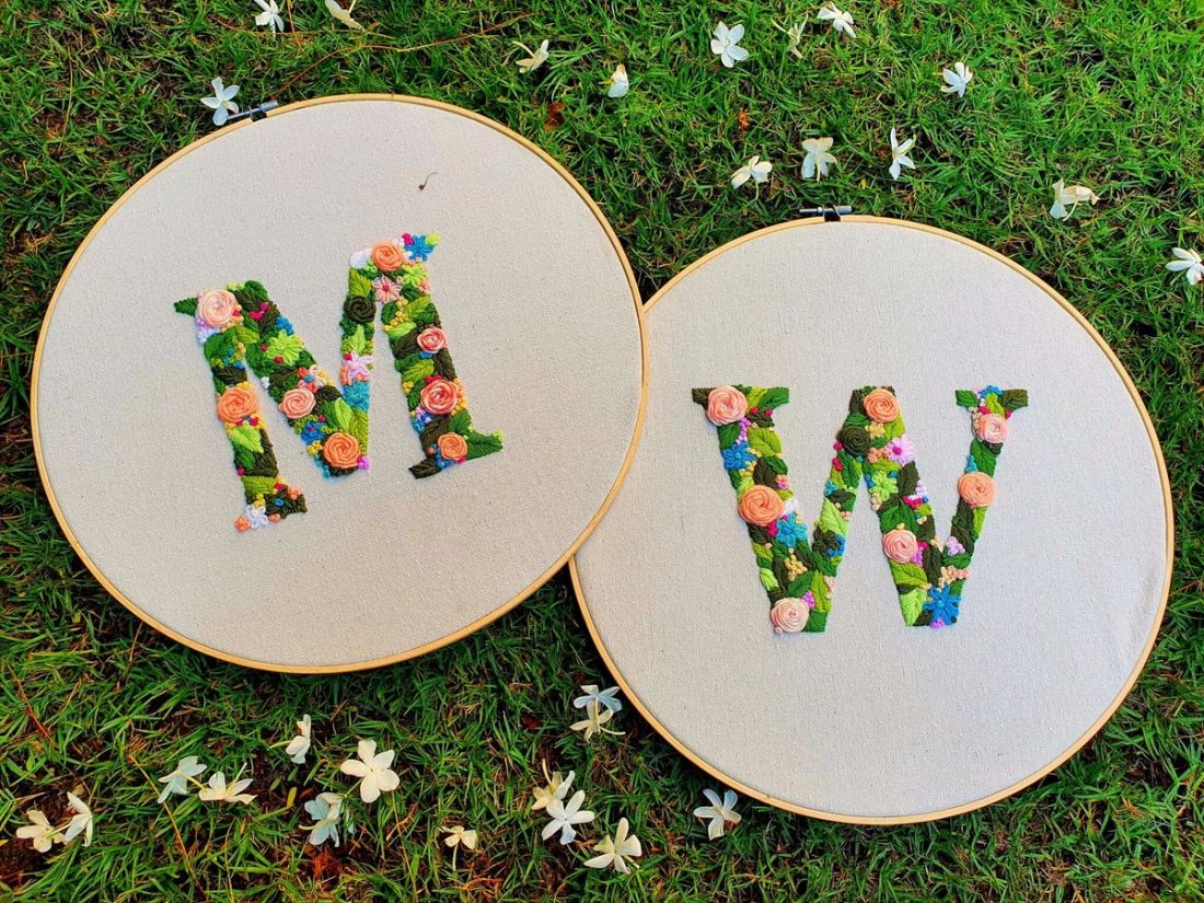 تابلوه - هدية بحرفك — Gift Tableau - Flowery Customized Letter (1)